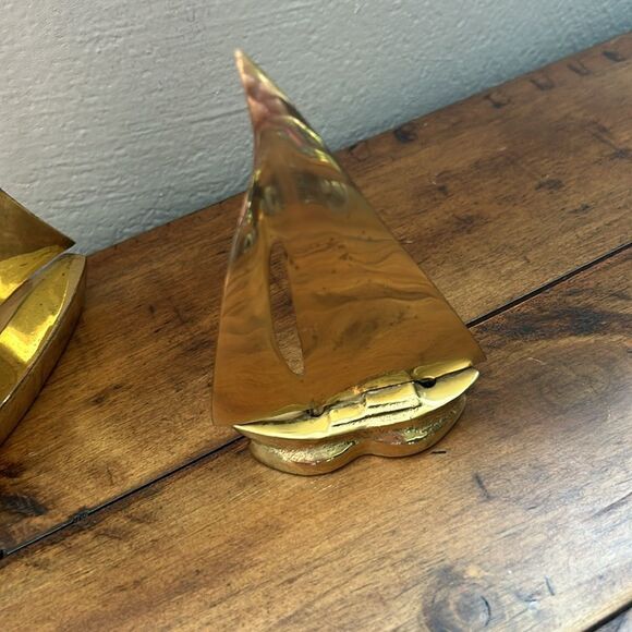 Vintage Mid-century modern brass sailboats 3 total. - Picture 5 of 13